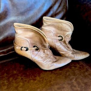 Carlos Santana Whisky Tan Leather Women's booties